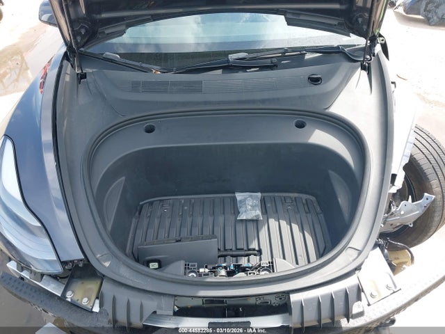 44582285 :رقم المزاد ، 5YJ3E1EB2NF118252 vin ، 2022 Tesla Model 3 Long Range Dual Motor All-wheel Drive مزاد بيع