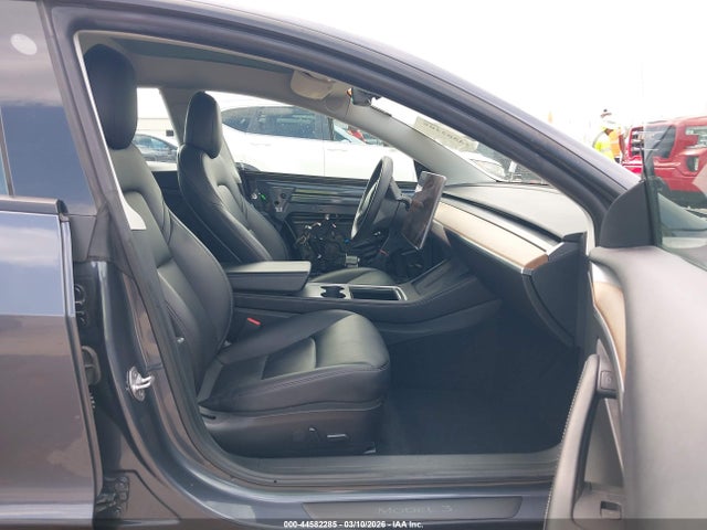 44582285 :رقم المزاد ، 5YJ3E1EB2NF118252 vin ، 2022 Tesla Model 3 Long Range Dual Motor All-wheel Drive مزاد بيع
