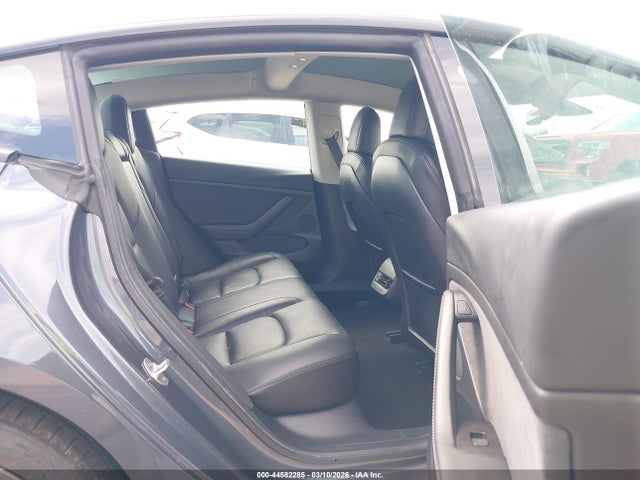 44582285 :رقم المزاد ، 5YJ3E1EB2NF118252 vin ، 2022 Tesla Model 3 Long Range Dual Motor All-wheel Drive مزاد بيع