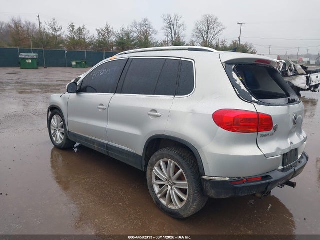 2012 VOLKSWAGEN TIGUAN WVGBV7AX7CW548623 Photo 2