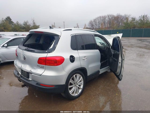 2012 VOLKSWAGEN TIGUAN WVGBV7AX7CW548623 Photo 3