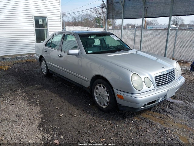 44582314 :رقم المزاد ، WDBJF65H1XA922865 vin ، 1999 Mercedes-benz E 320 مزاد بيع