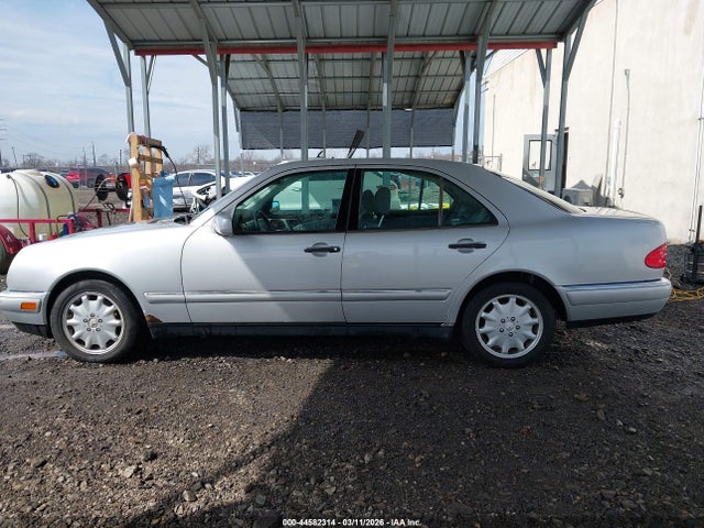 44582314 :رقم المزاد ، WDBJF65H1XA922865 vin ، 1999 Mercedes-benz E 320 مزاد بيع