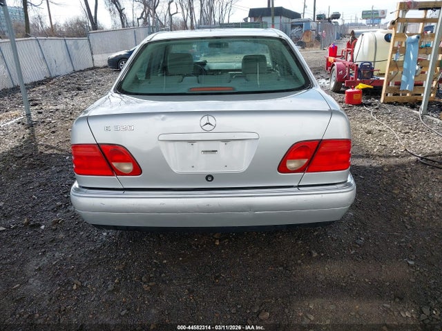 44582314 :رقم المزاد ، WDBJF65H1XA922865 vin ، 1999 Mercedes-benz E 320 مزاد بيع