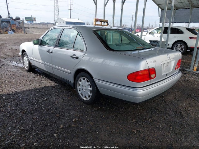 44582314 :رقم المزاد ، WDBJF65H1XA922865 vin ، 1999 Mercedes-benz E 320 مزاد بيع