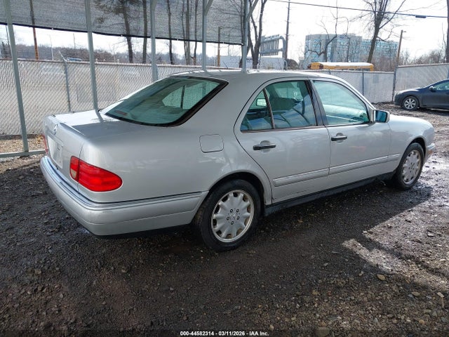 44582314 :رقم المزاد ، WDBJF65H1XA922865 vin ، 1999 Mercedes-benz E 320 مزاد بيع