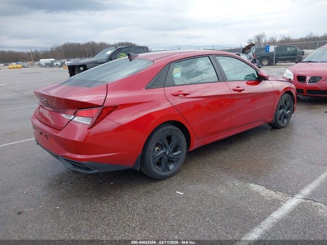 44582350 :رقم المزاد ، KMHLM4AG4NU312239 vin ، 2022 Hyundai Elantra Sel مزاد بيع