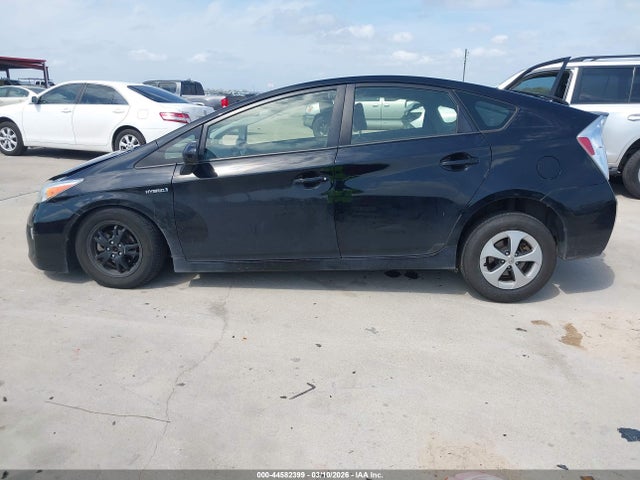 Toyota Prius Two 2015 JTDKN3DU5F1933095 Image 14