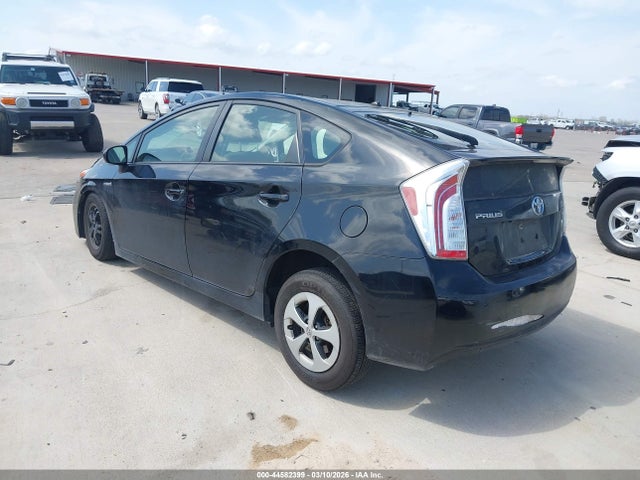 Toyota Prius Two 2015 JTDKN3DU5F1933095 Image 3