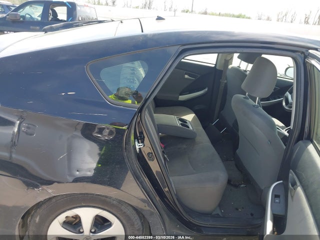 Toyota Prius Two 2015 JTDKN3DU5F1933095 Image 8