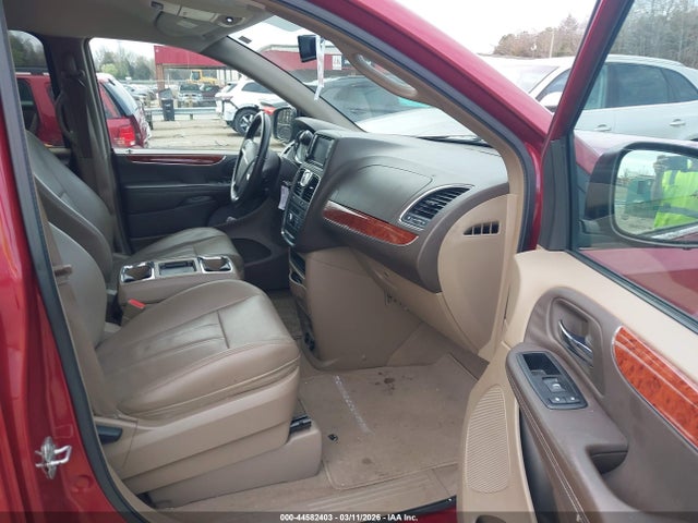 2013 Chrysler Town & Country Touring მანქანა იყიდება აუქციონზე, vin: 2C4RC1BG4DR810564, აუქციონის ნომერი: 44582403