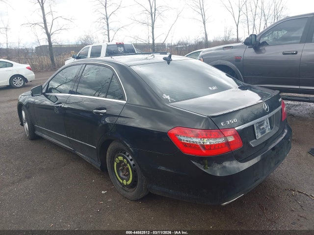 2013 MERCEDES-BENZ E 350 WDDHF8JB2DA680862 Photo 2