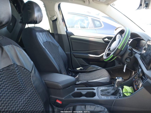 Продажа на аукционе авто 2025 Volkswagen Jetta 1.5t S, vin: 3VW5X7BU7SM070165, номер лота: 44582543