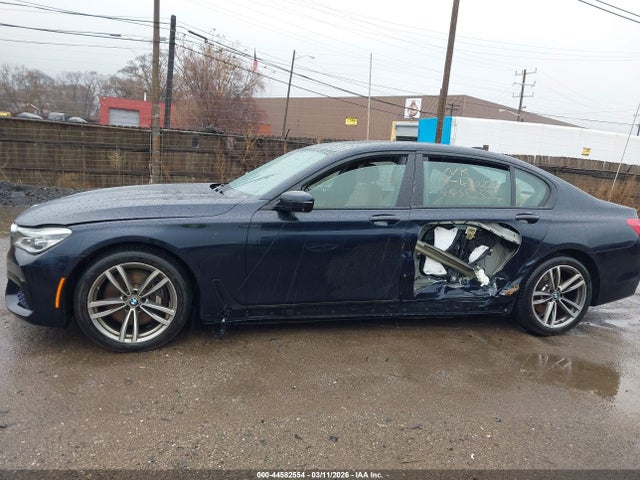 44582554 :رقم المزاد ، WBA7F2C5XGG420220 vin ، 2016 Bmw 750i Xdrive مزاد بيع