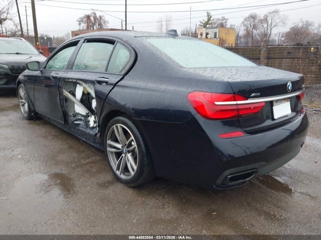 2016 BMW 750I WBA7F2C5XGG420220 Photo 2