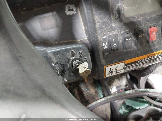 44582577 :رقم المزاد ، 1M0825GEPCM040751 vin ، 2013 John Deere 821i Gator مزاد بيع