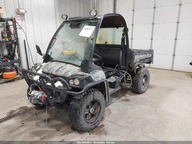44582577 :رقم المزاد ، 1M0825GEPCM040751 vin ، 2013 John Deere 821i Gator مزاد بيع