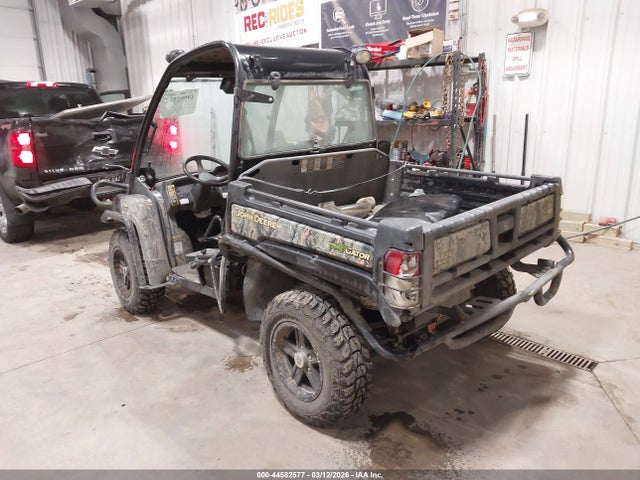44582577 :رقم المزاد ، 1M0825GEPCM040751 vin ، 2013 John Deere 821i Gator مزاد بيع