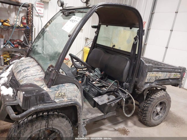 44582577 :رقم المزاد ، 1M0825GEPCM040751 vin ، 2013 John Deere 821i Gator مزاد بيع