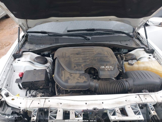 2017 CHRYSLER 300C 2C3CCAEG1HH579656 Photo 9