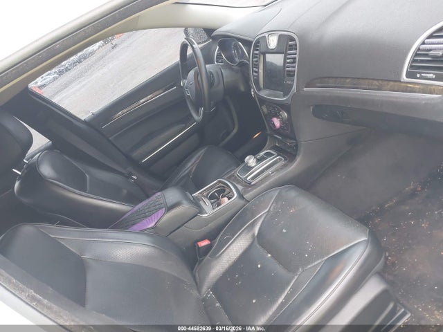 2017 CHRYSLER 300C 2C3CCAEG1HH579656 Photo 4