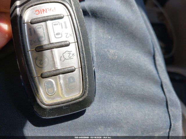 2021 Chrysler Voyager Lxi მანქანა იყიდება აუქციონზე, vin: 2C4RC1DG9MR512816, აუქციონის ნომერი: 44582669