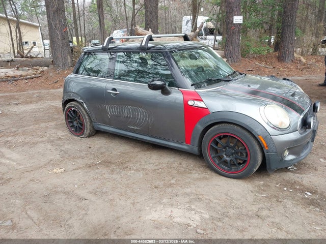 2010 MINI COOPER S WMWMF7C57ATZ69310 Photo 0