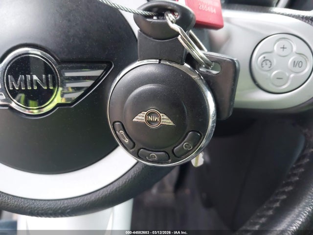 2010 MINI COOPER S WMWMF7C57ATZ69310 Photo 10