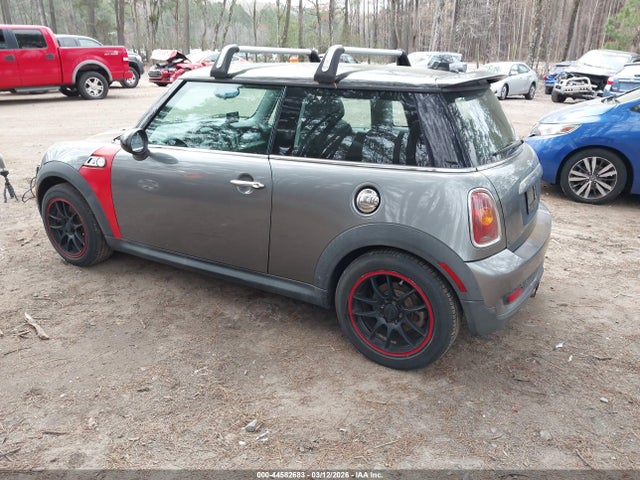 2010 MINI COOPER S WMWMF7C57ATZ69310 Photo 2