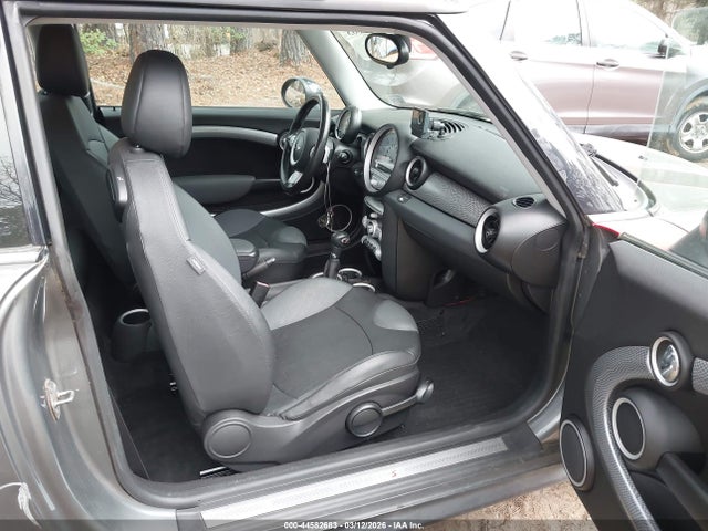 2010 MINI COOPER S WMWMF7C57ATZ69310 Photo 4