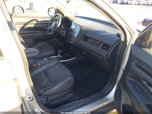 2018 MITSUBISHI OUTLANDER JA4AZ3A3XJZ025449 Photo 4