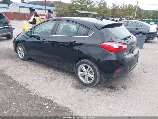 2018 CHEVROLET CRUZE 3G1BE6SM0JS597036 Photo 2