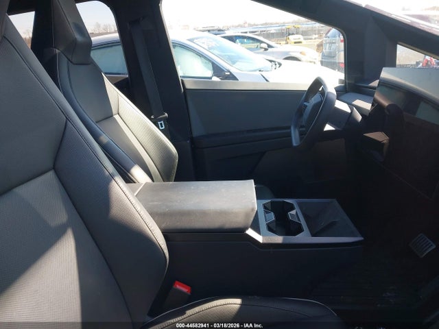 44582941 :رقم المزاد ، 7G2CEHED0RA031055 vin ، 2024 Tesla Cybertruck All-wheel Drive مزاد بيع