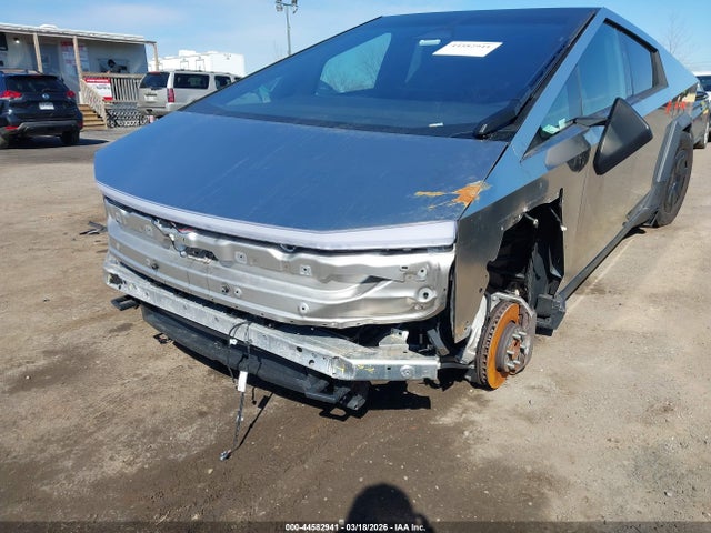 44582941 :رقم المزاد ، 7G2CEHED0RA031055 vin ، 2024 Tesla Cybertruck All-wheel Drive مزاد بيع