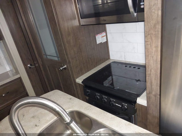 Продажа на аукционе авто 2018 Grand Design Other, vin: 573FS4332J1108657, номер лота: 44582979