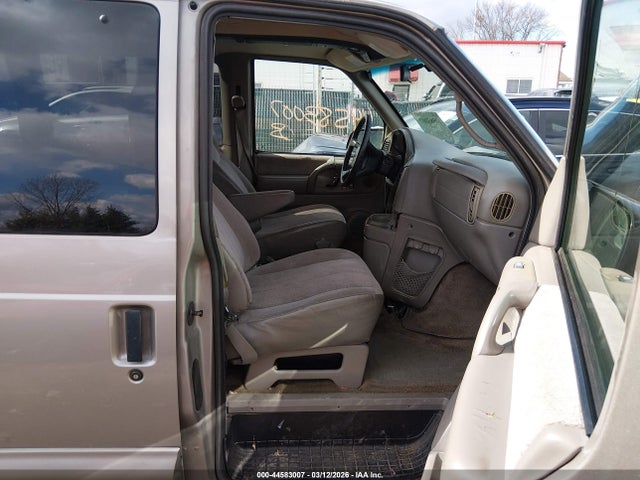 44583007 :رقم المزاد ، 1GKDM19X42B516918 vin ، 2002 Gmc Safari Sle مزاد بيع
