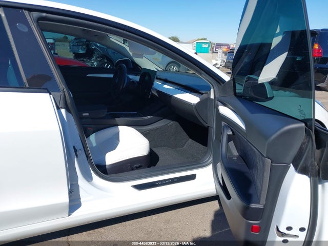 2022 Tesla Model 3 Long Range Dual Motor All-wheel Drive მანქანა იყიდება აუქციონზე, vin: 5YJ3E1EB7NF178673, აუქციონის ნომერი: 44583033