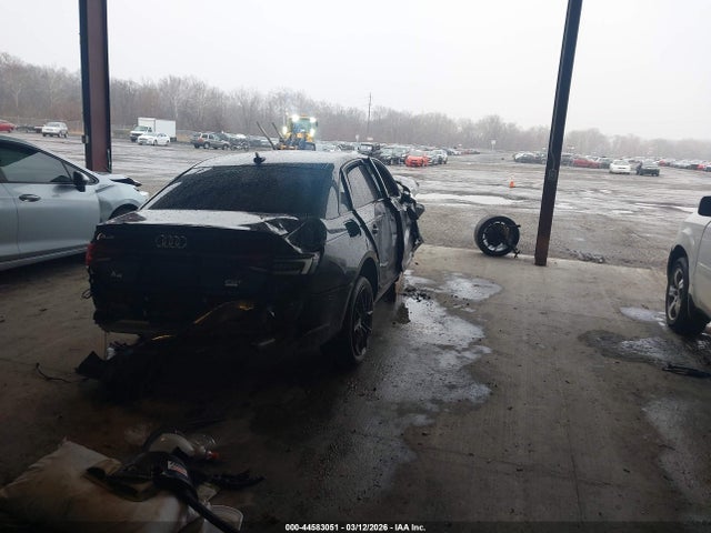2018 AUDI A4 WAUKMAF42JA140654 Photo 3