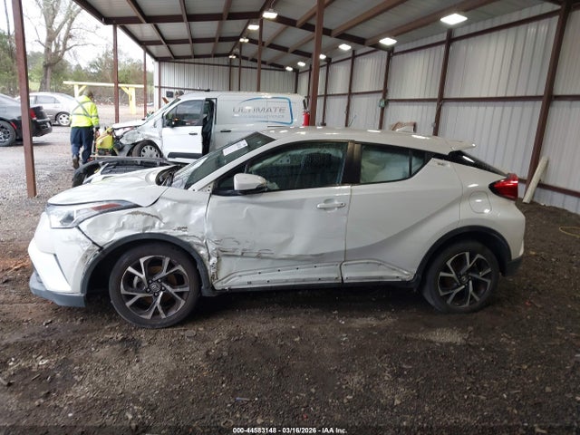 Toyota C-HR XLE 2018 NMTKHMBX8JR030668 Image 13