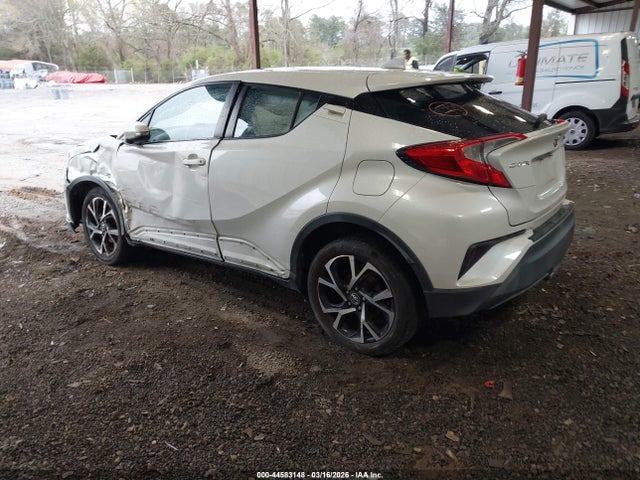 Toyota C-HR XLE 2018 NMTKHMBX8JR030668 Image 3