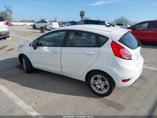 Ford FIESTA SE 2018 3FADP4EJ8JM127279 Image 3