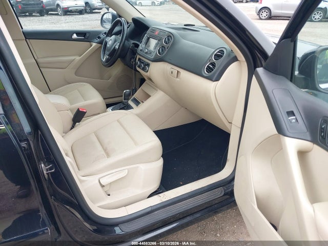 44583266 :رقم المزاد ، WVGBV7AX0BW505708 vin ، 2011 Volkswagen Tiguan Se مزاد بيع