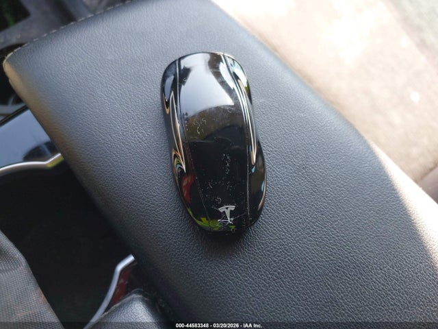 44583348 :رقم المزاد ، 5YJSA1S28FF090857 vin ، 2015 Tesla Model S 70d/85d/p85d مزاد بيع