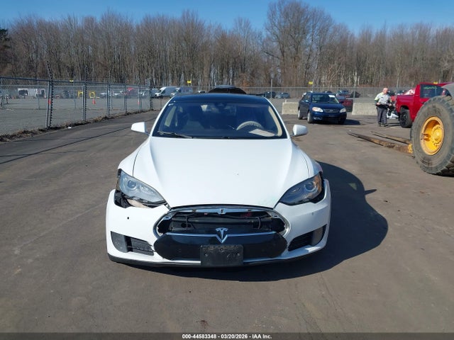 44583348 :رقم المزاد ، 5YJSA1S28FF090857 vin ، 2015 Tesla Model S 70d/85d/p85d مزاد بيع