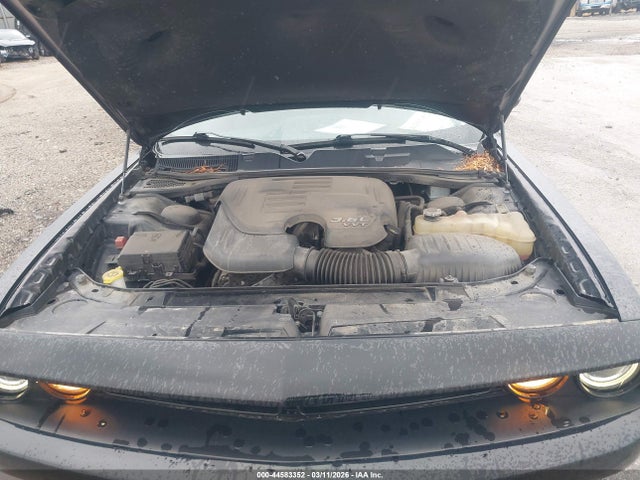 44583352 :رقم المزاد ، 2C3CDZAG2JH199426 vin ، 2018 Dodge Challenger Sxt Plus مزاد بيع