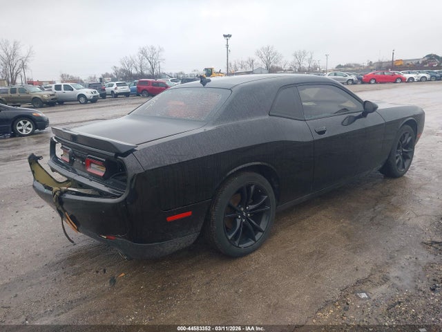 44583352 :رقم المزاد ، 2C3CDZAG2JH199426 vin ، 2018 Dodge Challenger Sxt Plus مزاد بيع
