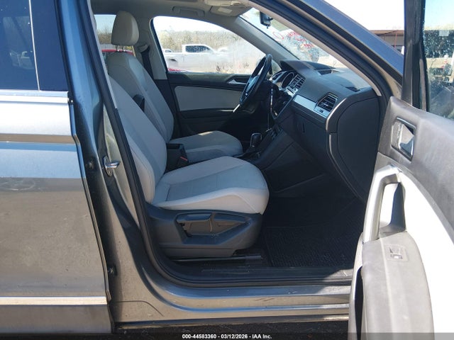 2018 VOLKSWAGEN TIGUAN 3VV2B7AXXJM062187 Photo 4