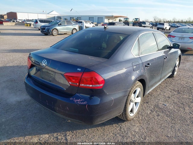 2013 Volkswagen Passat 2.5l Se მანქანა იყიდება აუქციონზე, vin: 1VWBH7A30DC104718, აუქციონის ნომერი: 44583439