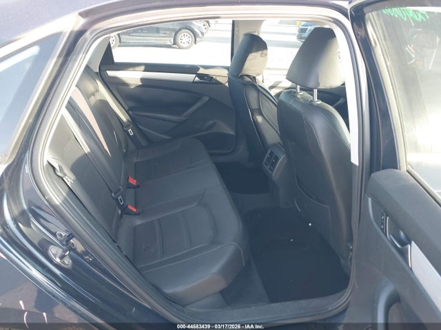 2013 Volkswagen Passat 2.5l Se მანქანა იყიდება აუქციონზე, vin: 1VWBH7A30DC104718, აუქციონის ნომერი: 44583439