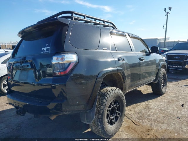 2014 Toyota 4runner Sr5 მანქანა იყიდება აუქციონზე, vin: JTEBU5JR8E5171270, აუქციონის ნომერი: 44583611